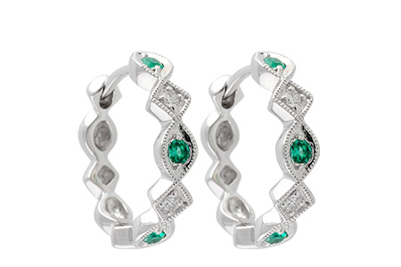 K214-47246: EARRINGS .13 EMERALD .18 TGW